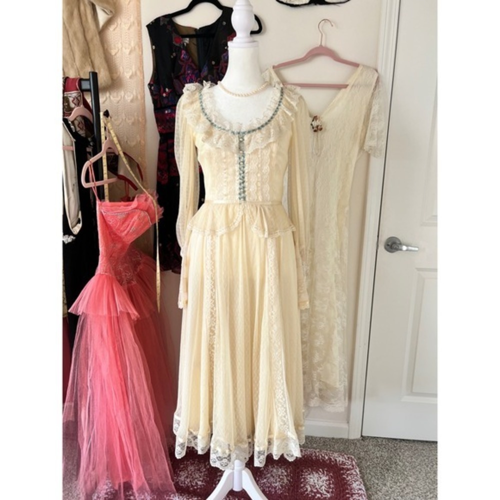 Rare 1970s Gunne Sax Ivory Lace Peplum Dress - XS/S 0-2